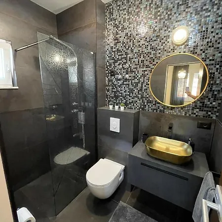 Pjerina Appartement *