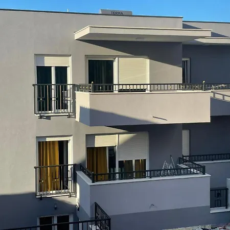 Appartement Pjerina *