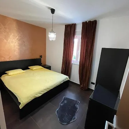 Appartement Pjerina